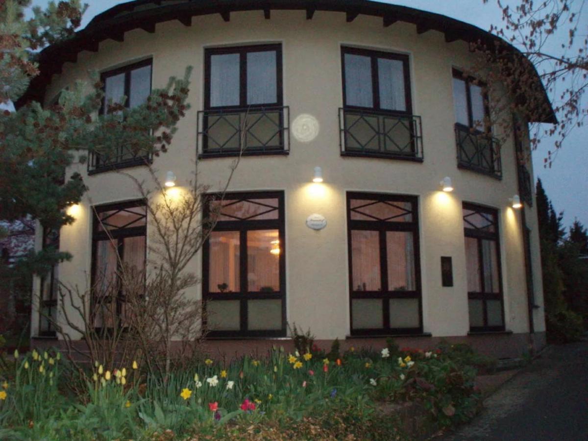 Hotel Garni Schick オーバーウルゼル エクステリア 写真