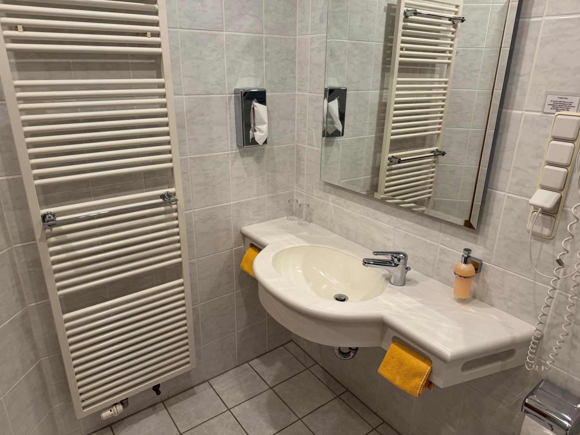 Hotel Garni Schick オーバーウルゼル エクステリア 写真