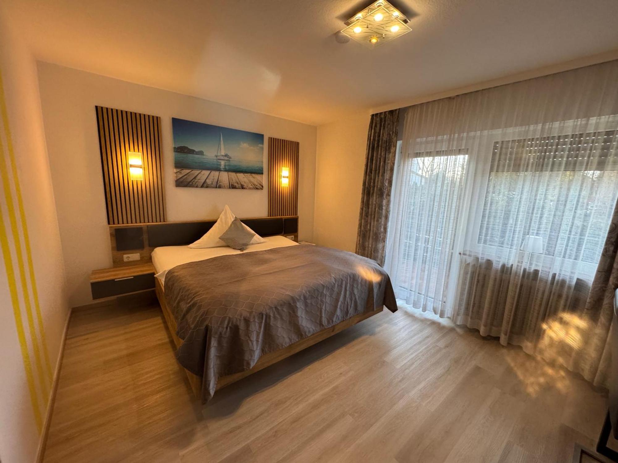 Hotel Garni Schick オーバーウルゼル エクステリア 写真